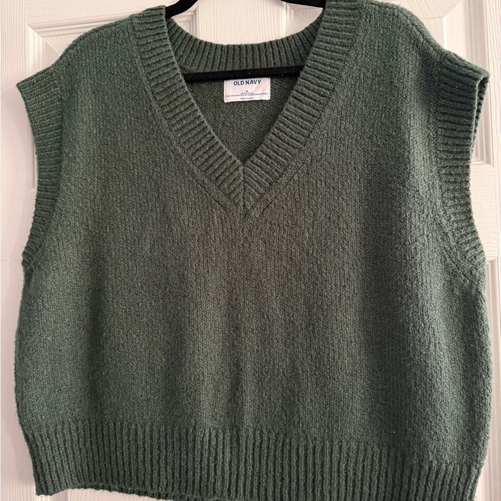 Old navy sweater vest